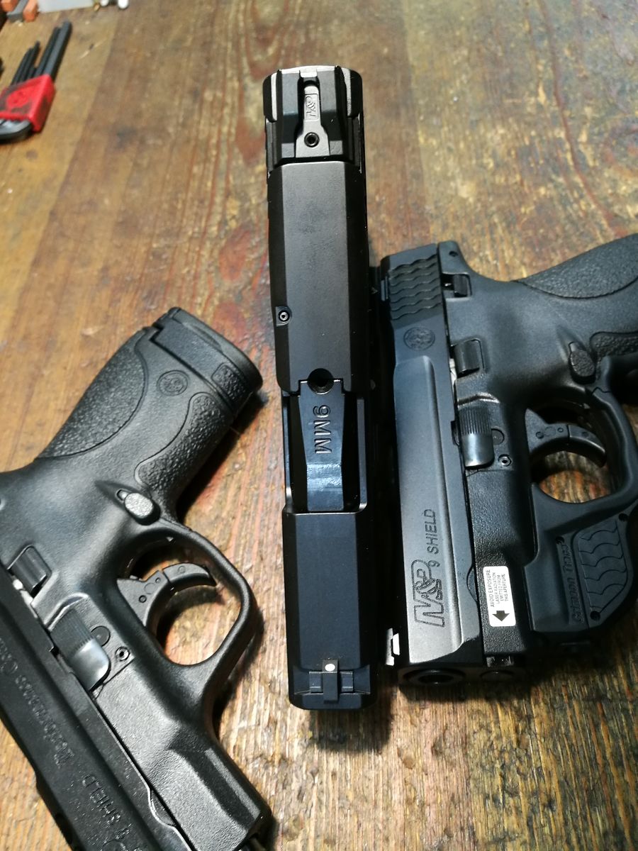 Smith & Wesson M&P Shield avisador cartucho en recámara